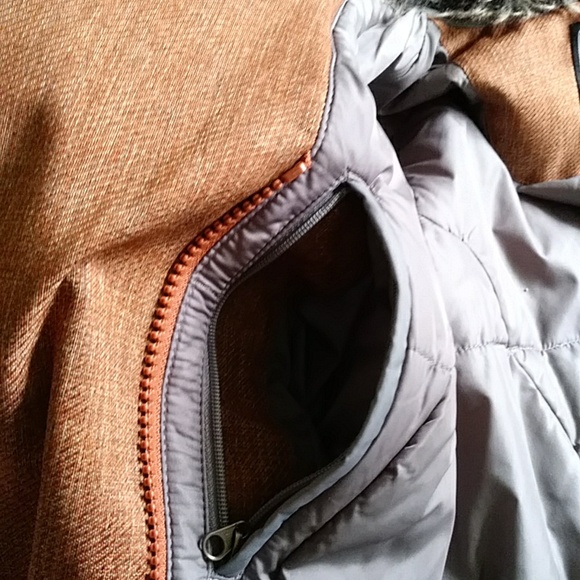 North Face primaloft jacket. - Picture 14 of 16